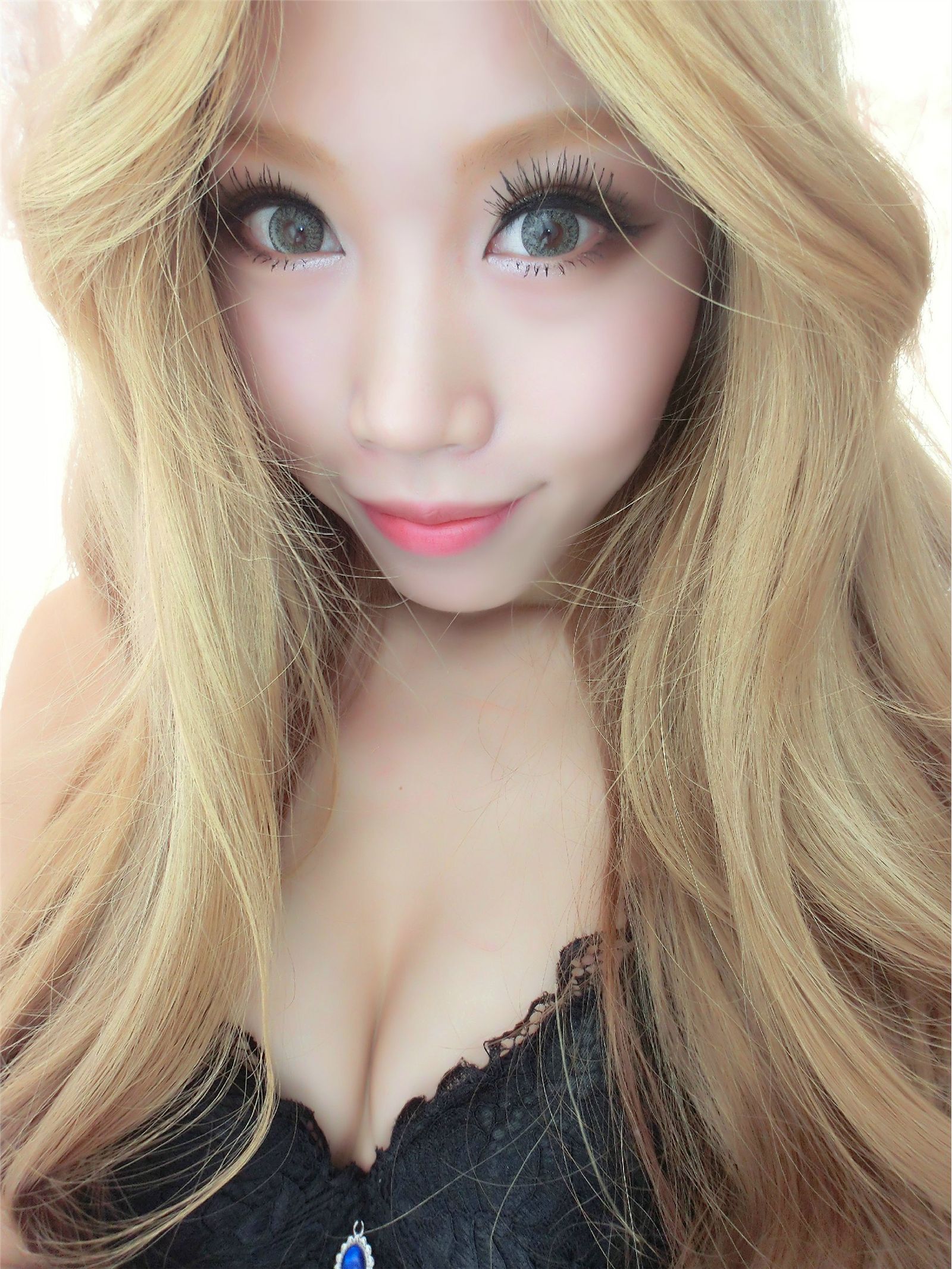 花哨尤物saisai的微博列表微女郎